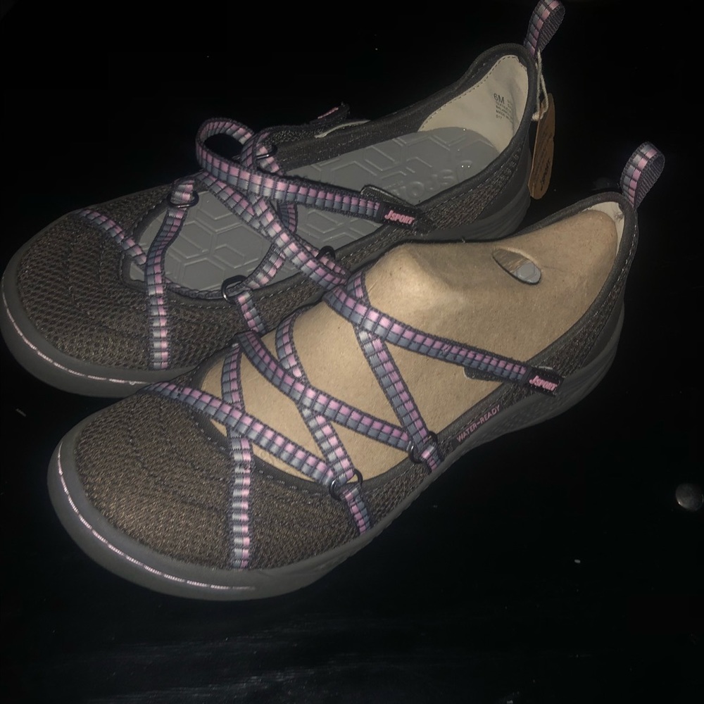 Brand new comfort shoes.
